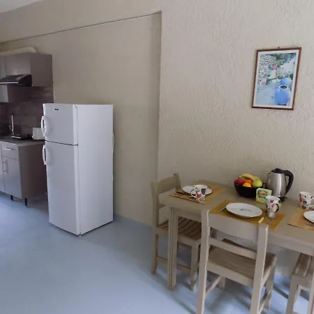 Afrodite Spacious Apartments! Aparthotel 3*