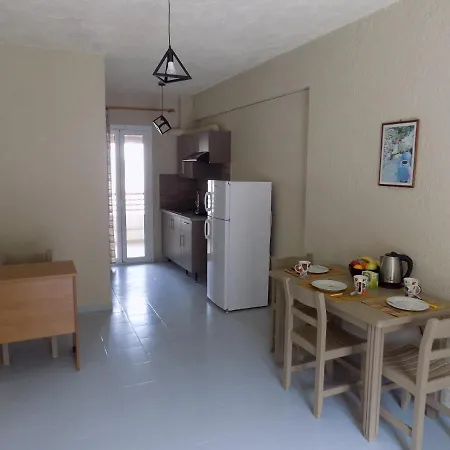 Afrodite Spacious Apartments! Aparthotel