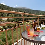 Afrodite Spacious Apartments! アパートホテル 3*
