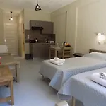 Afrodite Spacious Apartments! アパートホテル