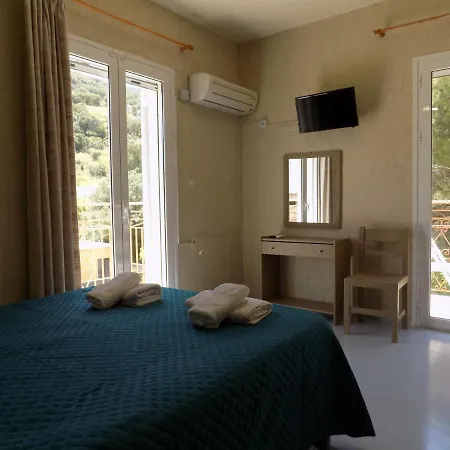 アパートホテル Afrodite Spacious Apartments! 3*