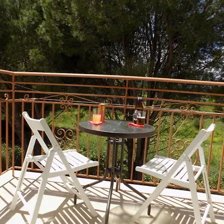 Afrodite Spacious Apartments! Aparthotel