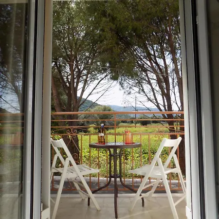 Afrodite Spacious Apartments! Aparthotel