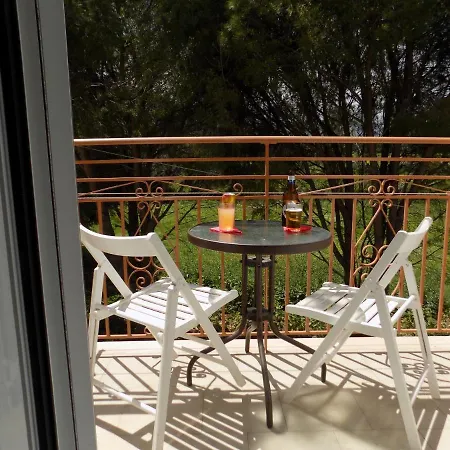 Afrodite Spacious Apartments! Aparthotel 2*