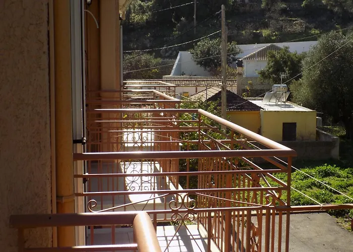 Afrodite Spacious Apartments! アパートホテル 3*