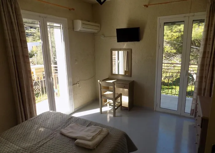 アパートホテル Afrodite Spacious Apartments! 3*