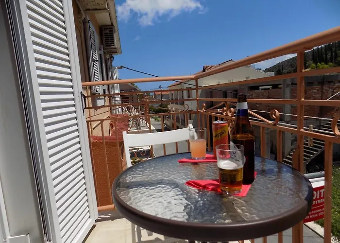 Afrodite Spacious Apartments! アパートホテル Agia Efimia