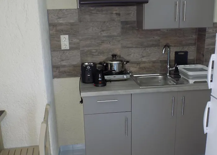 Afrodite Spacious Apartments! 3*