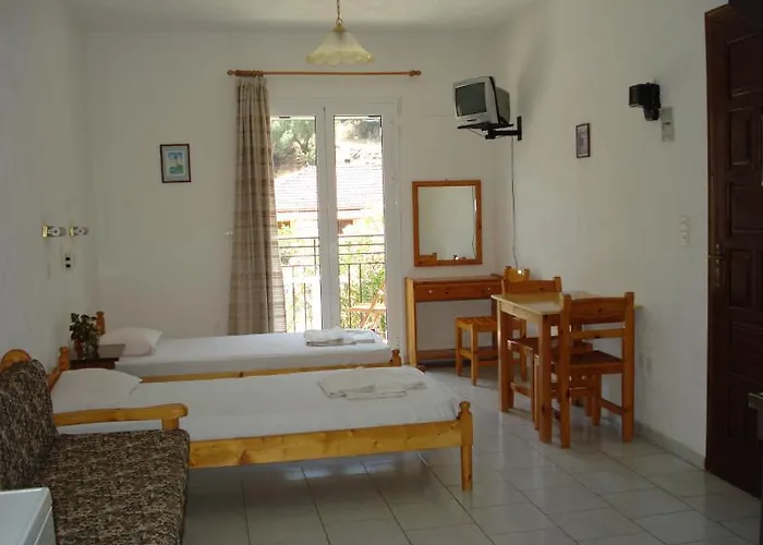 Afrodite Spacious Apartments! アパートホテル